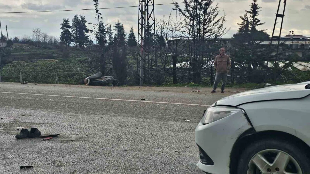 Antakya’da otomobille çarpışan motosikletin sürücüsü hayatını kaybetti