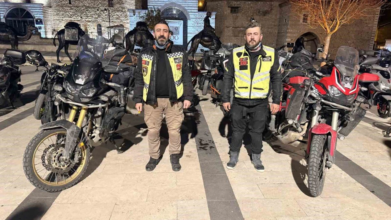 Atalarının develerle gittiği umre yolculuğunu onlar motosikletleri ile yaptı