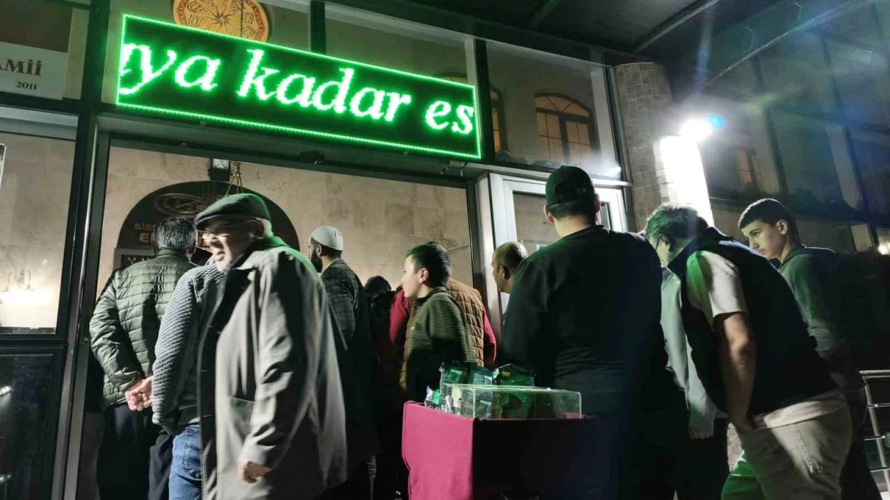 Aydın’da Kadir Gecesi’nde camiler doldu taştı