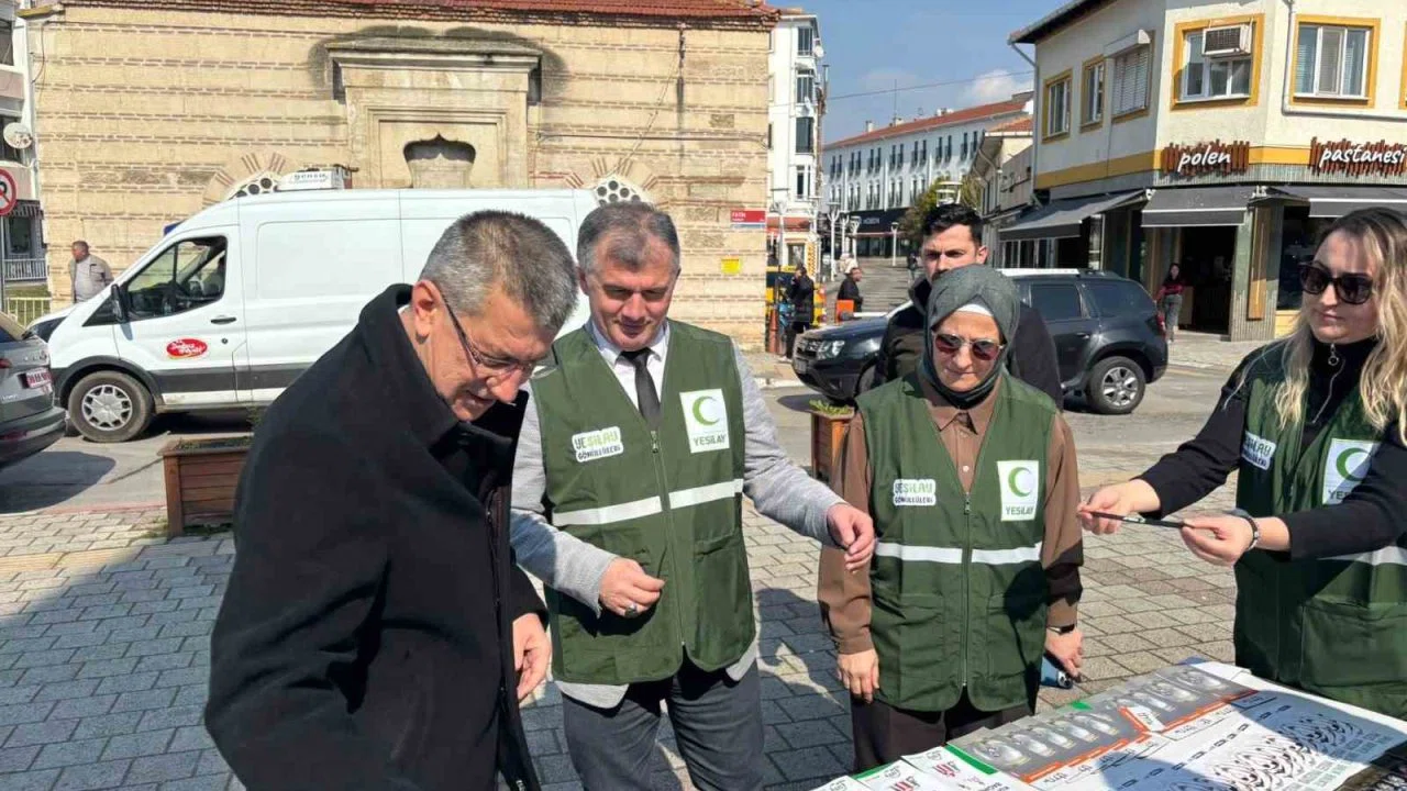 Babaeski’de Yeşilay bilgilendirme standı kuruldu