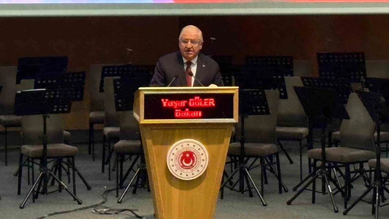 Bakan Güler: "Her türlü senaryoya karşı sahadaki birliklerimizi en iyi şekilde desteklemek en önemli görevlerimizden biridir"