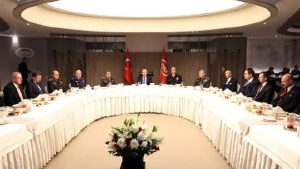 Bakan Güler, iftarda OYAK personeli ile bir araya geldi