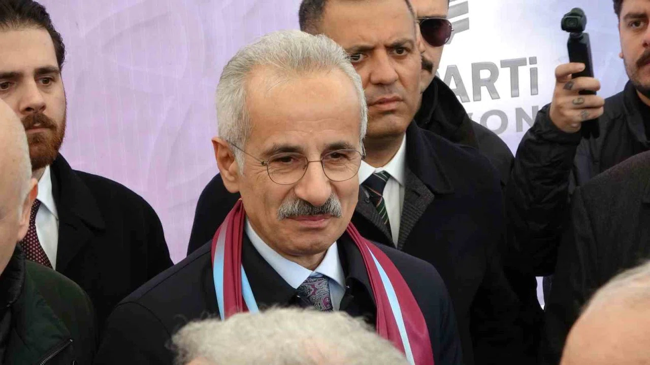 Bakan Uraloğlu: "Türkiye, tüm bu karmaşanın içerisinde bir güven adası olarak konumunu güçlü bir şekilde yürütüyor"
