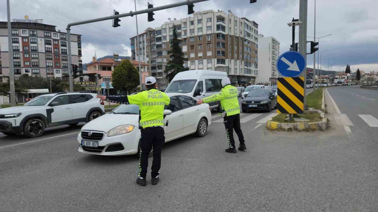 Balıkesir’de arife günü trafik yoğunluğu