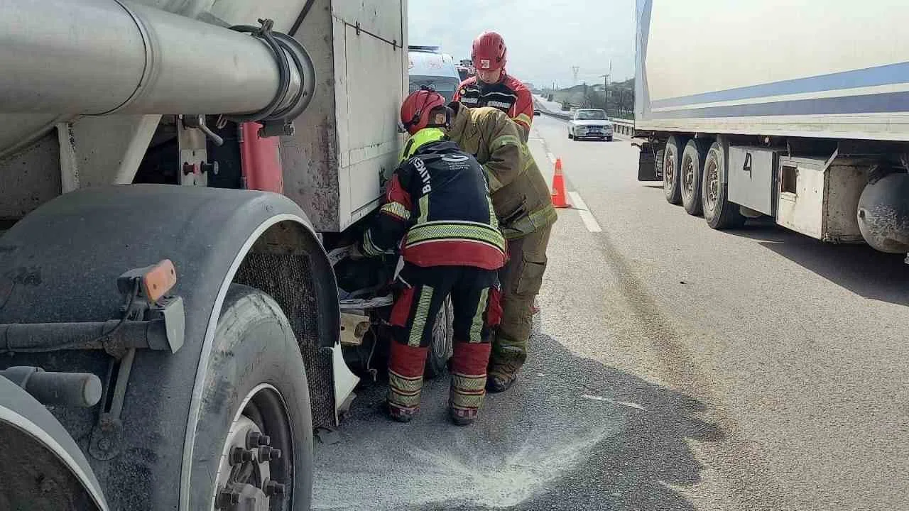 Bandırma’da tanker otomobille çarpıştı: 2 yaralı