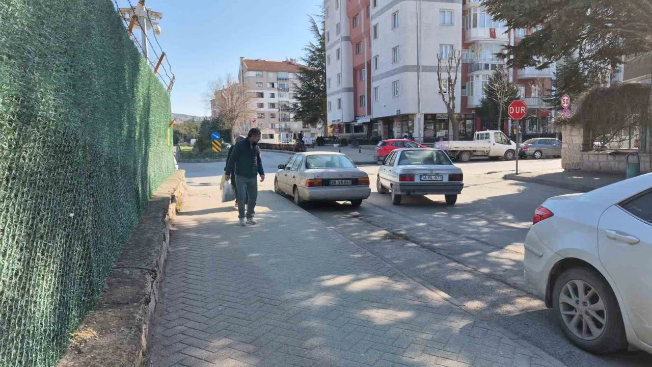 Basılı kalan otomobil kornası pazar günü vatandaşların kabusu oldu