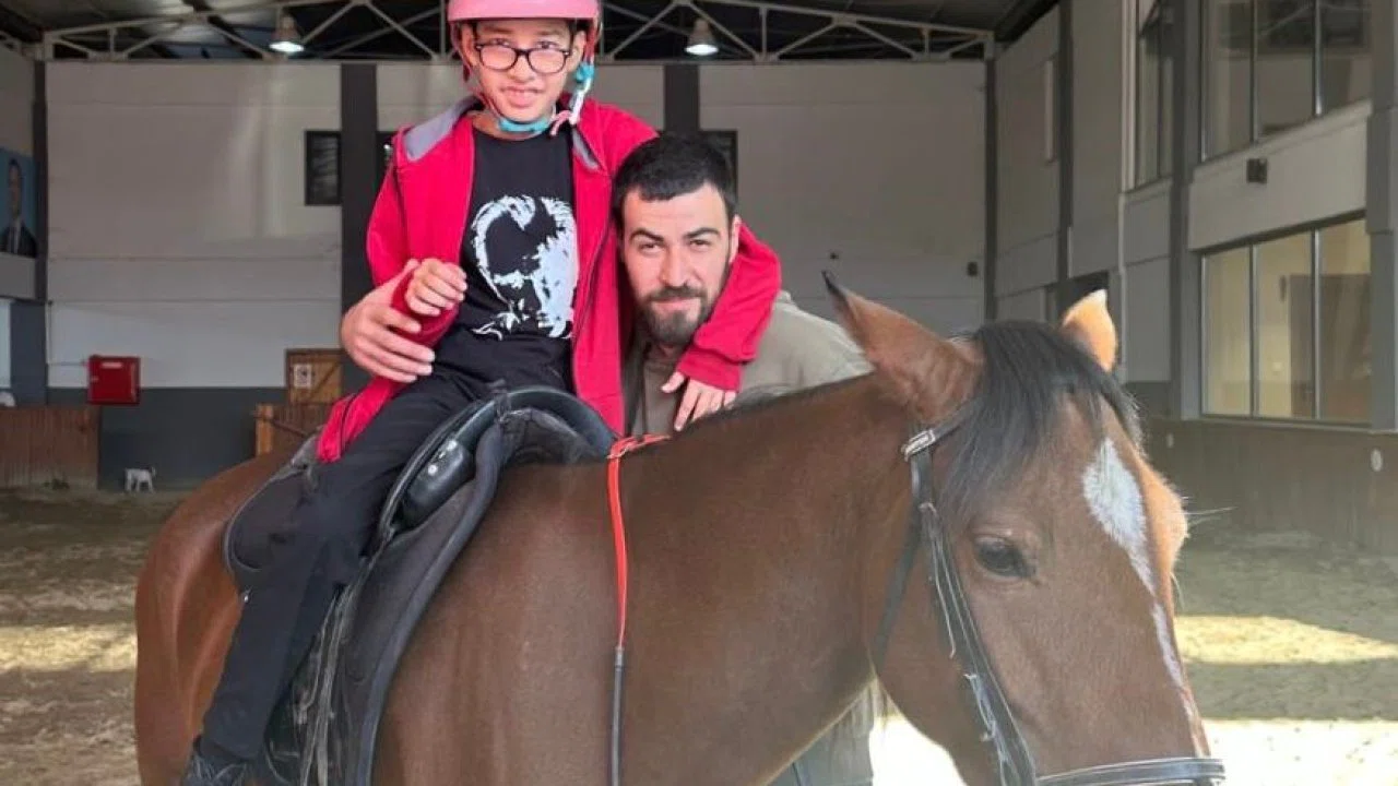Başkan Ahmet Akın’ın örnek projesiyle korkular sevgiye dönüştü
