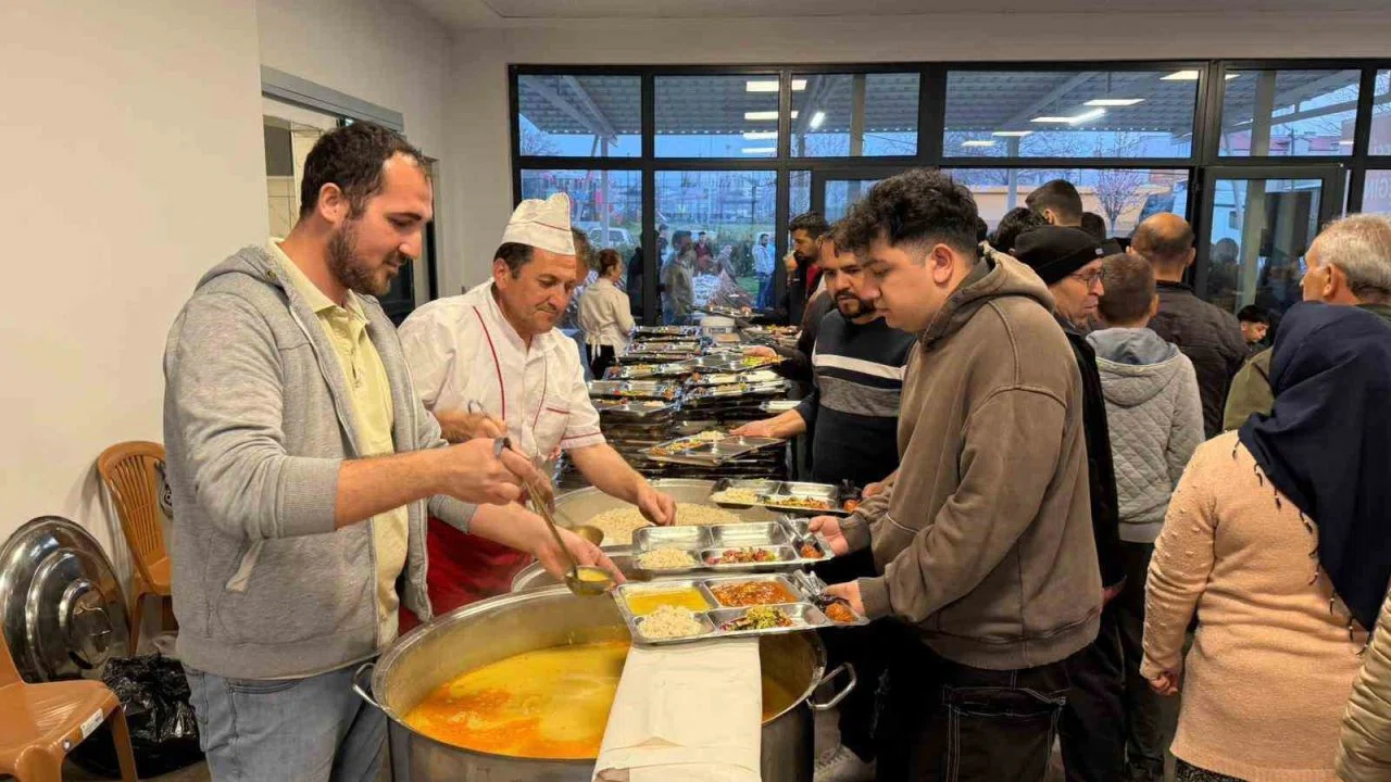 Başkan Arslan, Elmalı Mahallesi hemşehrileriyle iftarda buluştu