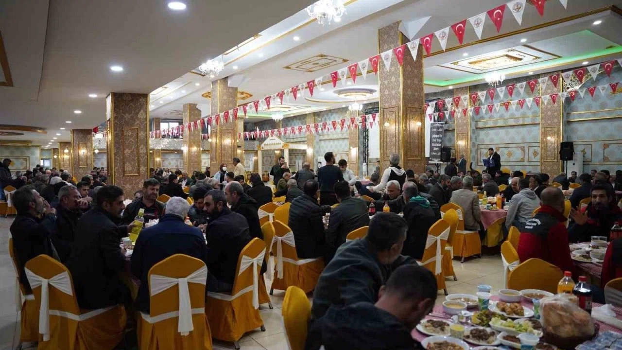 Başkan Hallaç, belediye personeliyle iftar sofrasında buluştu