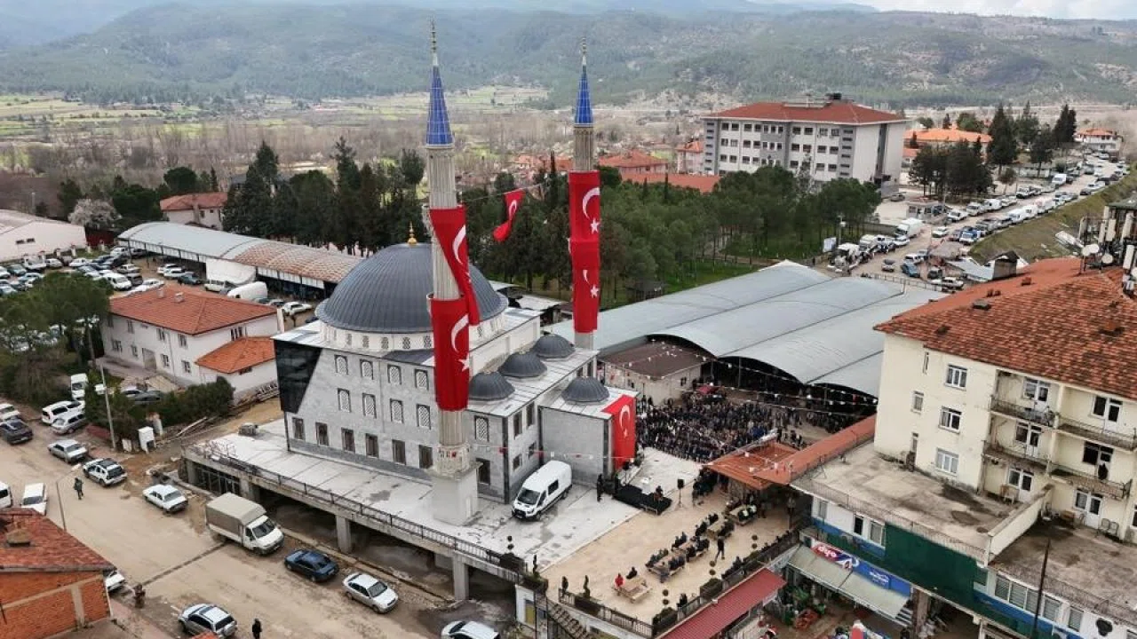 Başkan Pütün; "Beyağaç’a anlamlı bir eser daha kazandırmanın mutluluğunu yaşadık"