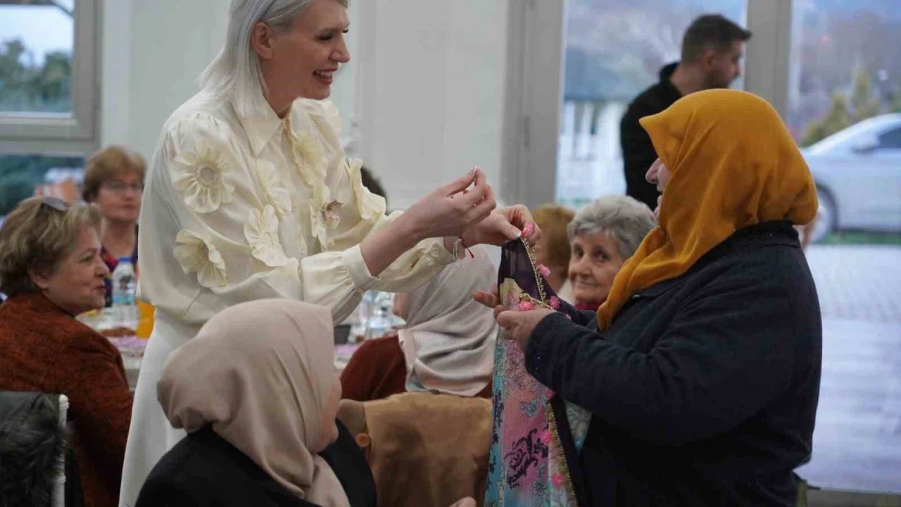 Başkan Subaşı kadınlarla iftar yemeğinde bir araya geldi