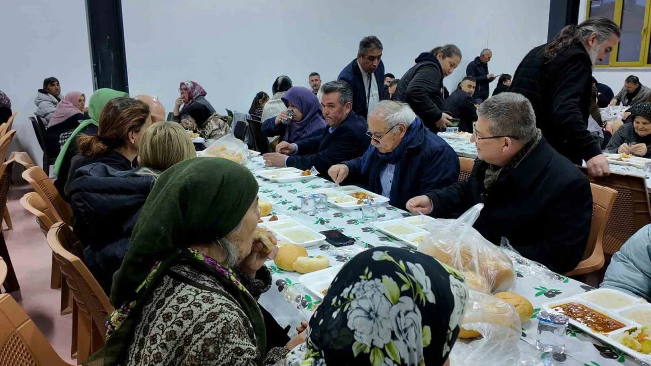 Başkan Subaşıoğlu, Ramazan’ın bereketini gönül sofralarında paylaşıyor