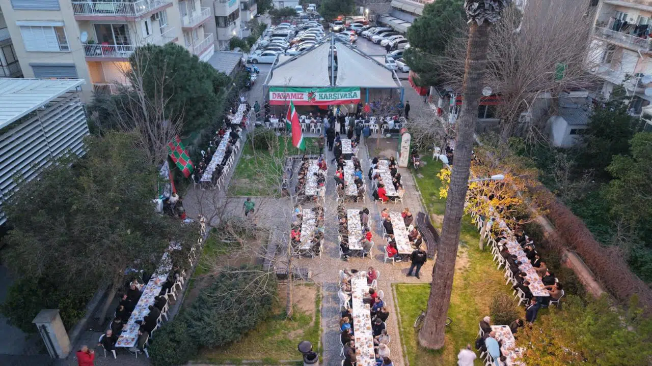 Başkan Ünsal taraftarlarla iftarda buluştu