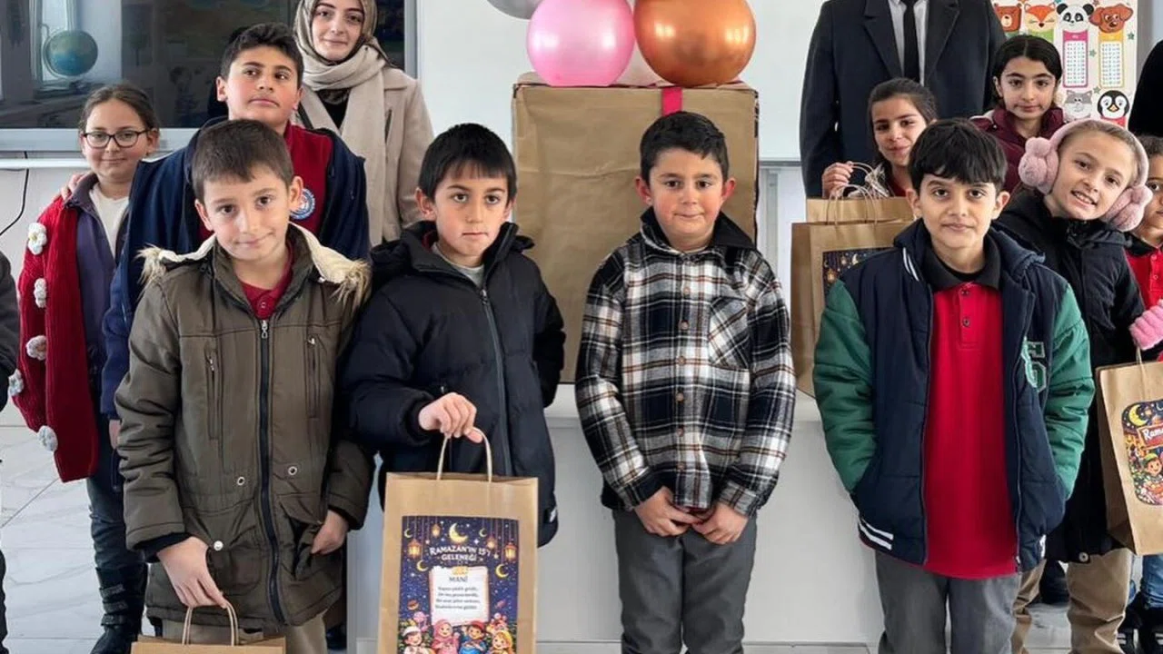 Bayburt’ta on beşi geleneği iki okulun öğrencilerini buluşturdu