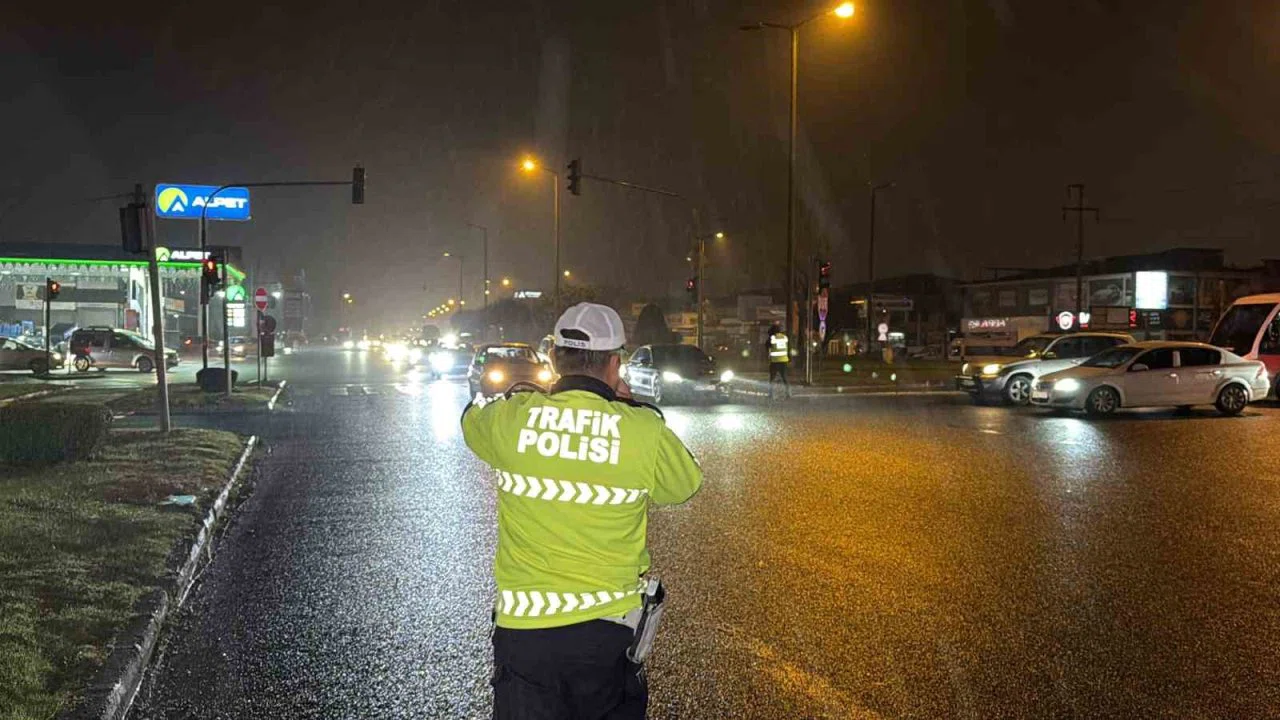 Bayram yoğunluğuna polis müdahalesi