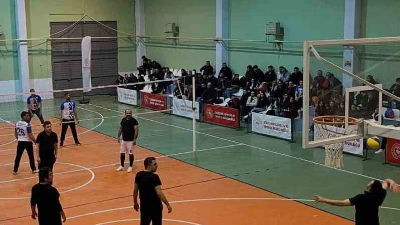 Beylikova’da voleybol turnuvası başladı