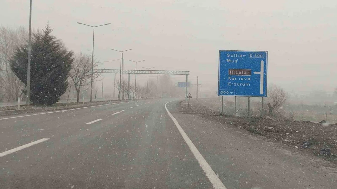 Bingöl’de kar yağışı başladı