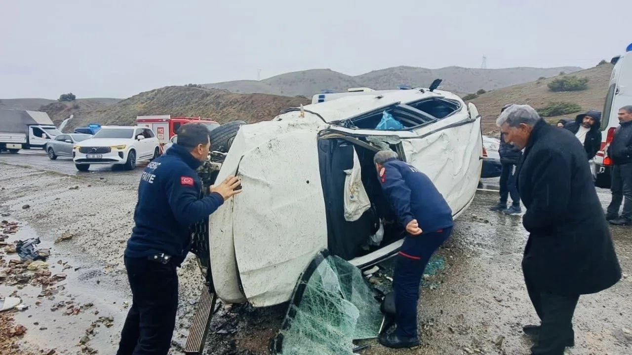 Bingöl’de trafik kazası : 4 yaralı