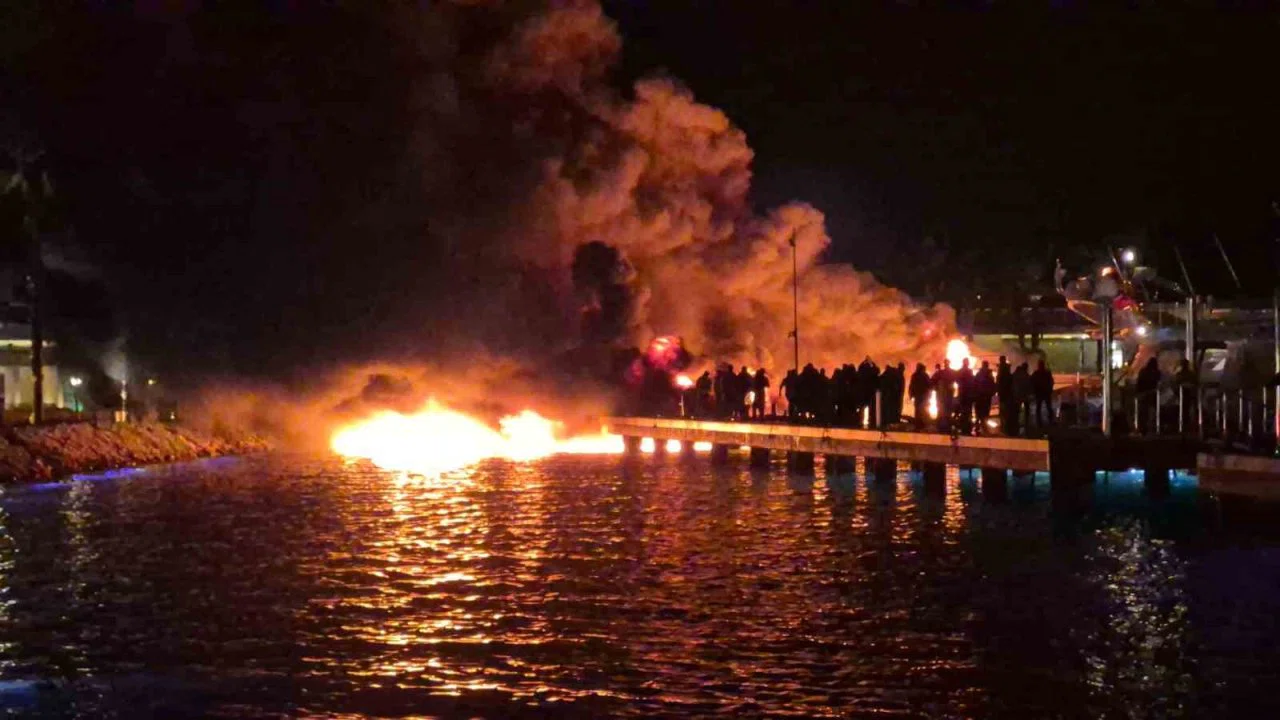 Bodrum’da milyonluk tekneler alev alev yanıyor