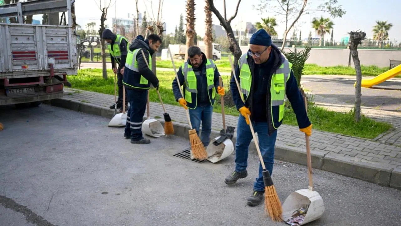 Bornova’da mahalle mahalle temizlik seferberliği