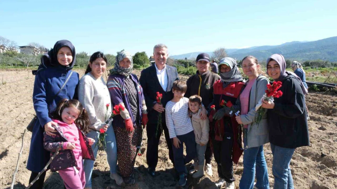 Buharkent’te 8 Mart’ta kadınlar unutulmadı