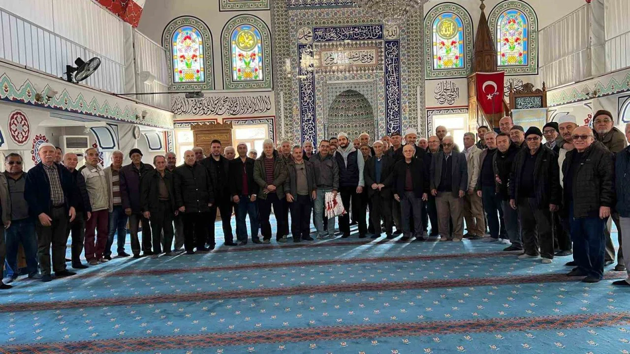 Buldan Akçalar Camisinde mukabele geleneği hatim duasıyla taçlandı