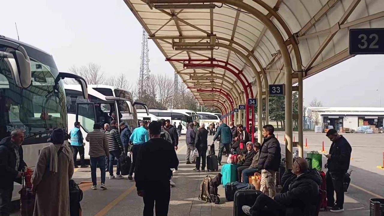 Bursa Şehirlerarası Otobüs Terminali’nde bayram yoğunluğu başladı