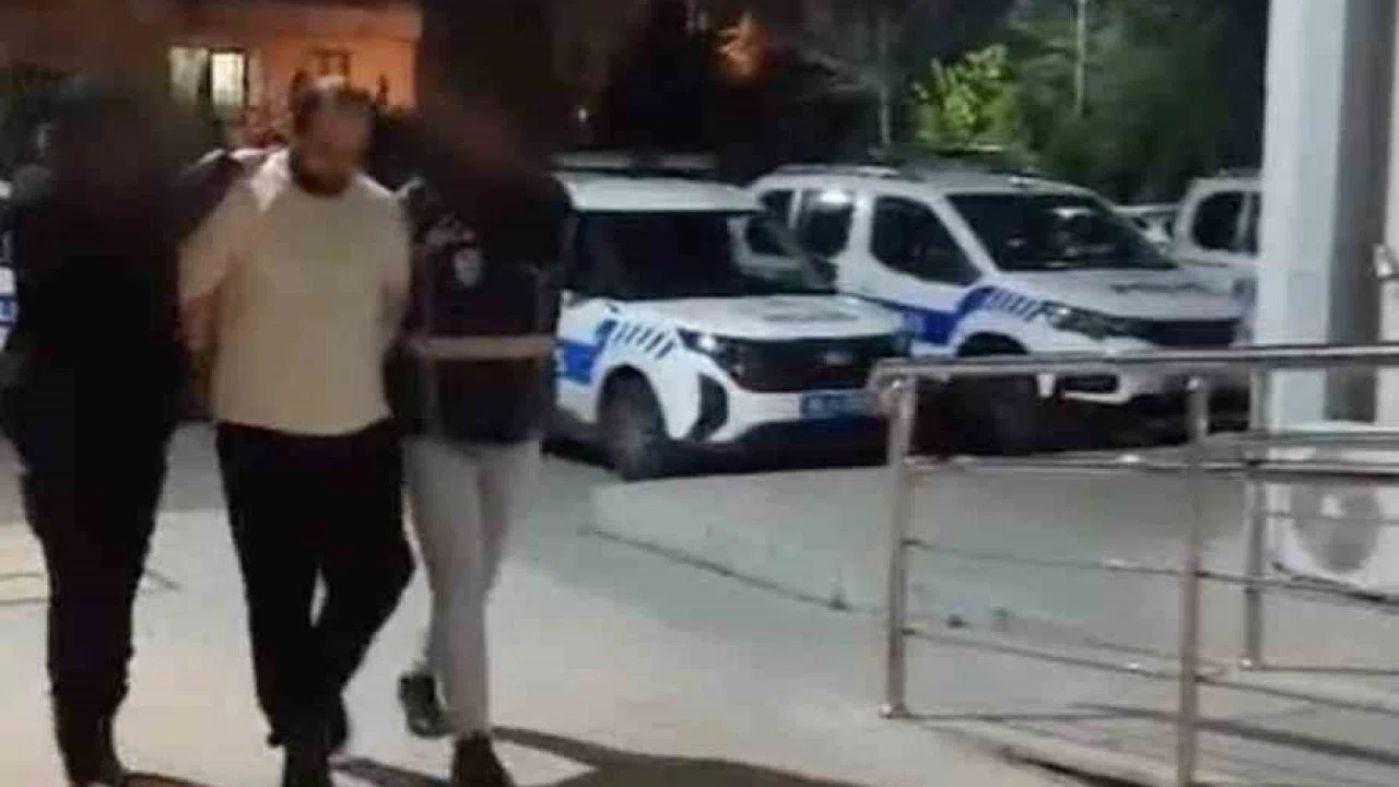 Bursa’da kesinleşmiş hapis cezası bulunan 2 firari yakalandı