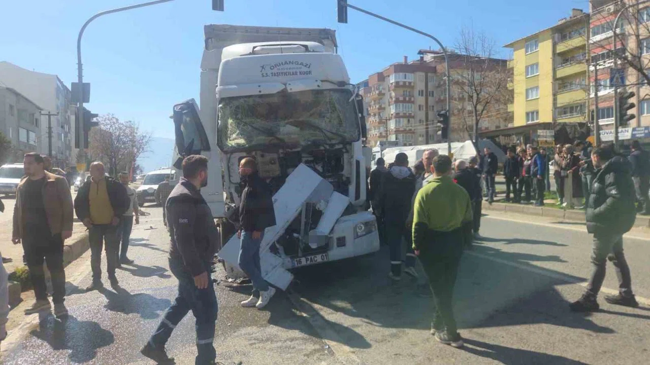 Bursa’da zincirleme kaza: 5 yaralı