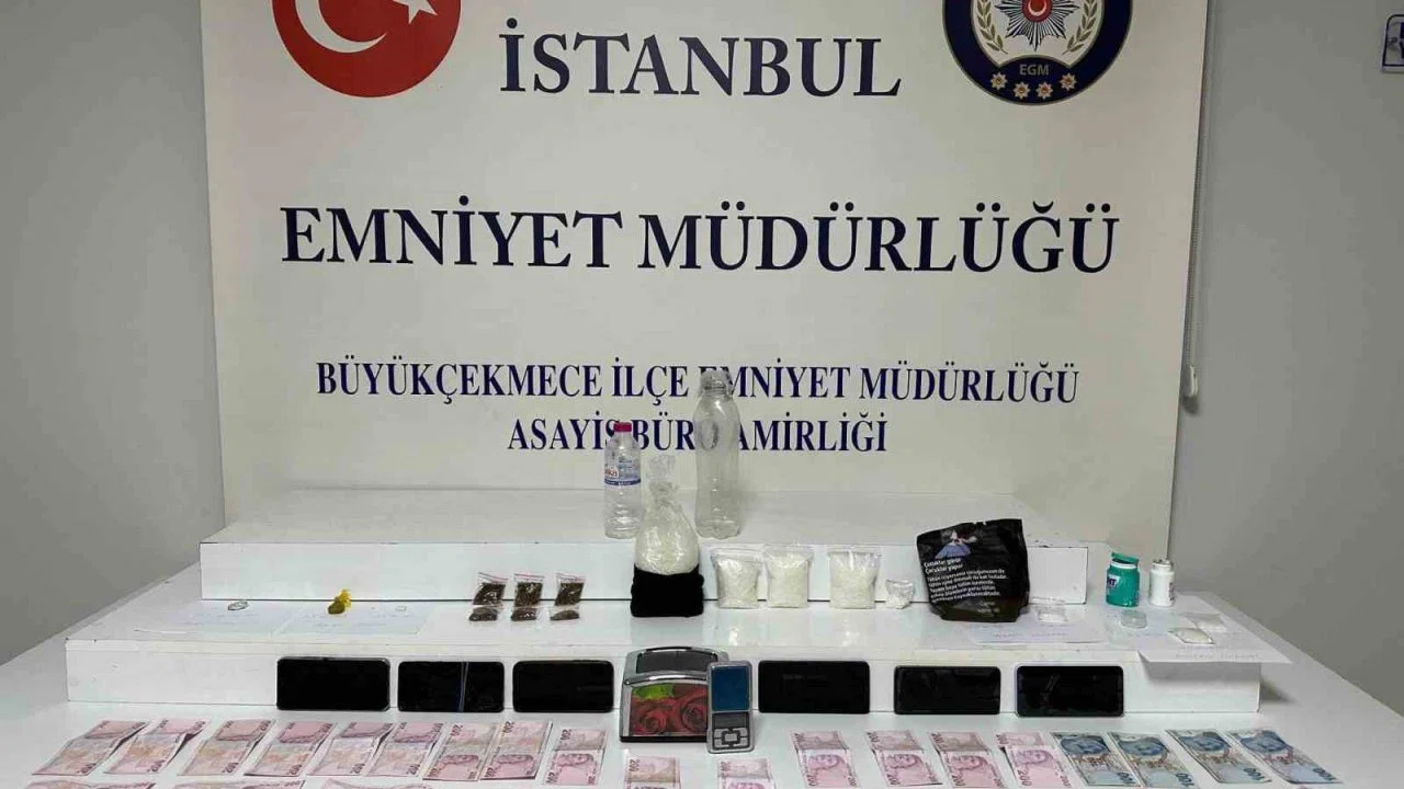 Büyükçekmece’de peçete kutusundan uyuşturucu çıktı