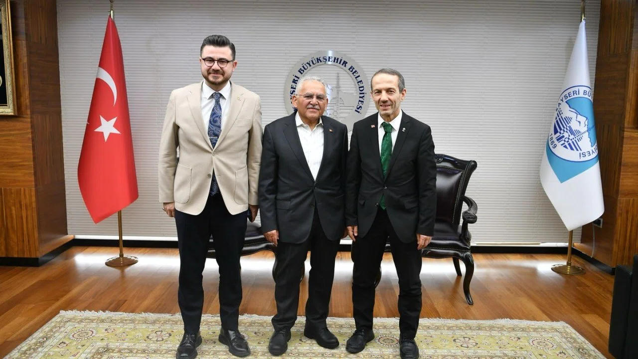 Büyükkılıç, Wushu Kung Fu Federasyonu Başkanı Akyüz ve heyetini ağırladı