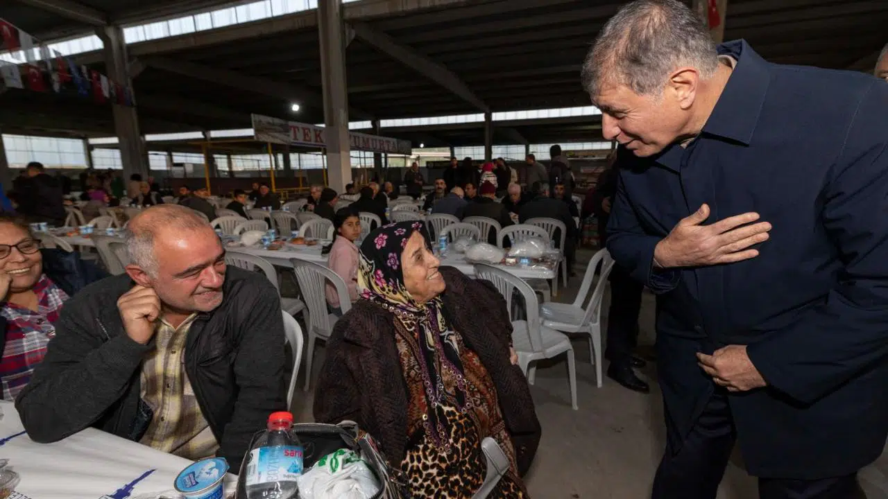 Büyükşehir’in gönül sofrası bu kez Menemen’de kuruldu