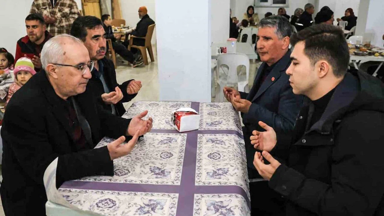 Çameli Belediyesinin iftar sofrası Karabayır’da kuruldu