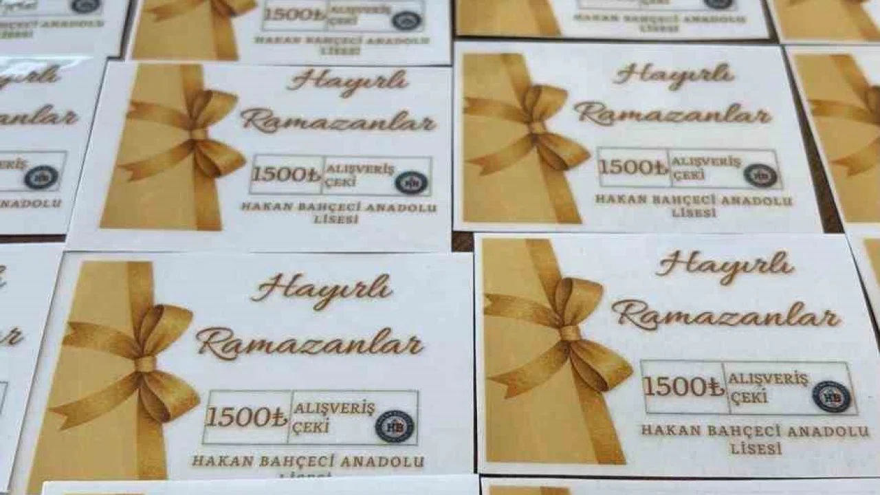 Çermik’te öğrencilere yardım çeki dağıtıldı