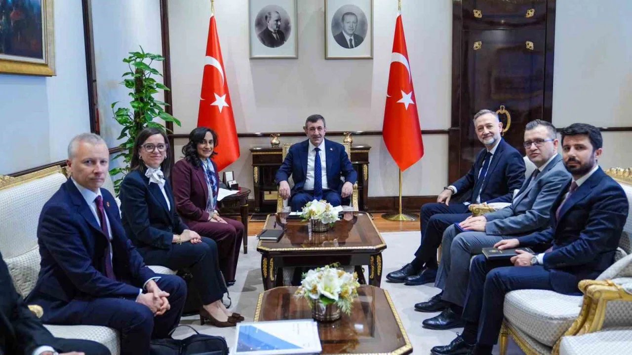 Cumhurbaşkanı Yardımcısı Yılmaz, Kanada Dışişleri Bakanı Anand’ı kabul etti