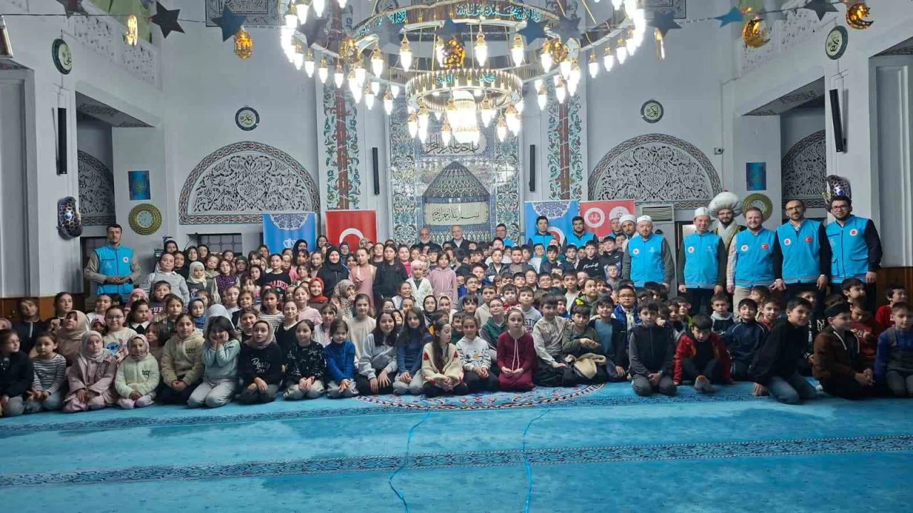 Devrek’te çocuklar için iftar programı düzenlendi