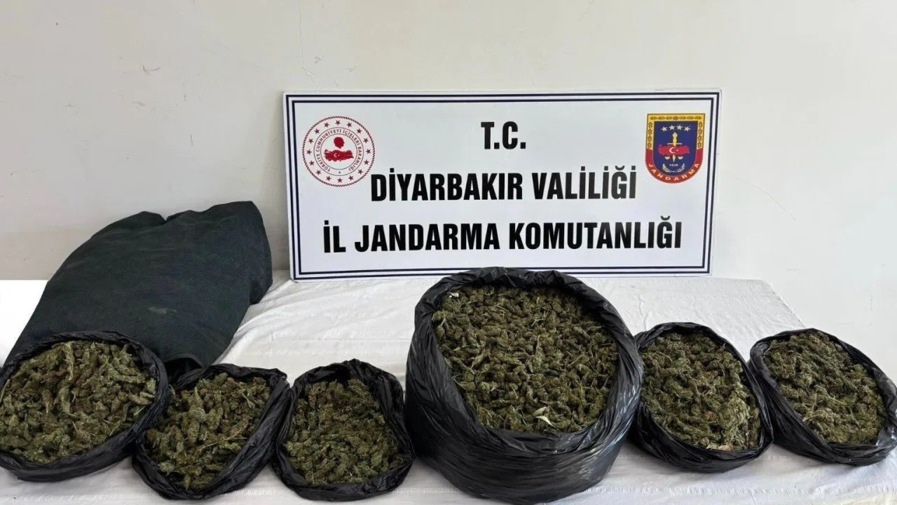 Diyarbakır’da 129 kilo uyuşturucu ve hap ele geçirildi: 21 şüpheliye yasal işlem