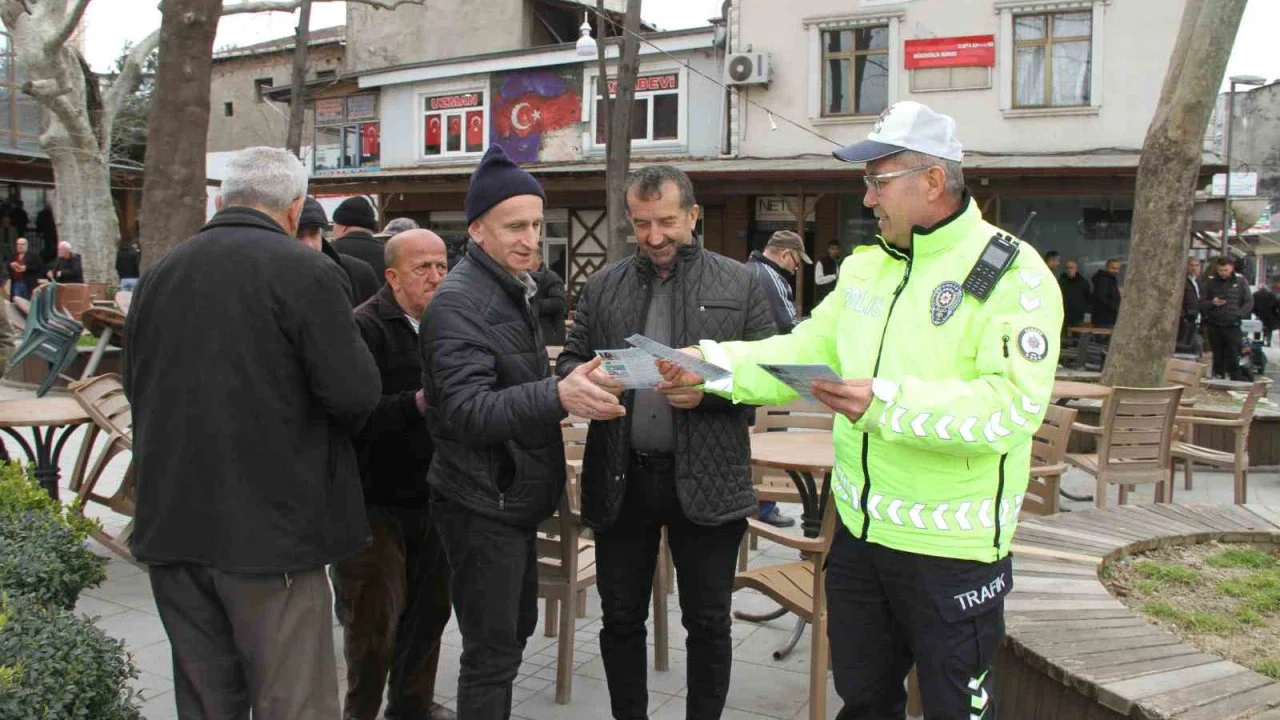 Dolandırıcılara karşı broşür dağıtımı