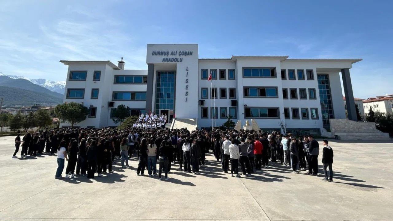 Durmuş Ali Çoban Anadolu Lisesi Ersmus için 40 okul arasında