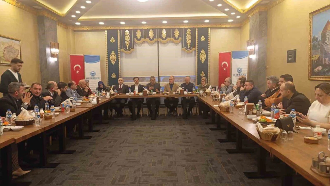 Erzurum eğitim camiası KURSDER iftarında buluştu