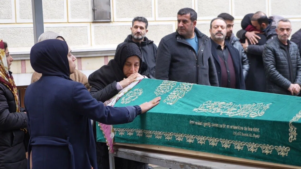 Eşi tarafından öldürülüp yakılmak istenen Semanur son yolculuğuna uğurlandı