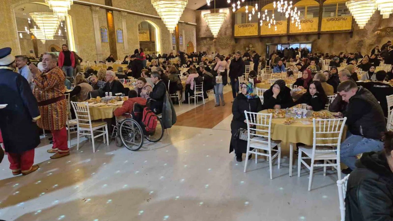 Eskişehir’de gaziler ve yaşlılar iftar programında bir araya geldi