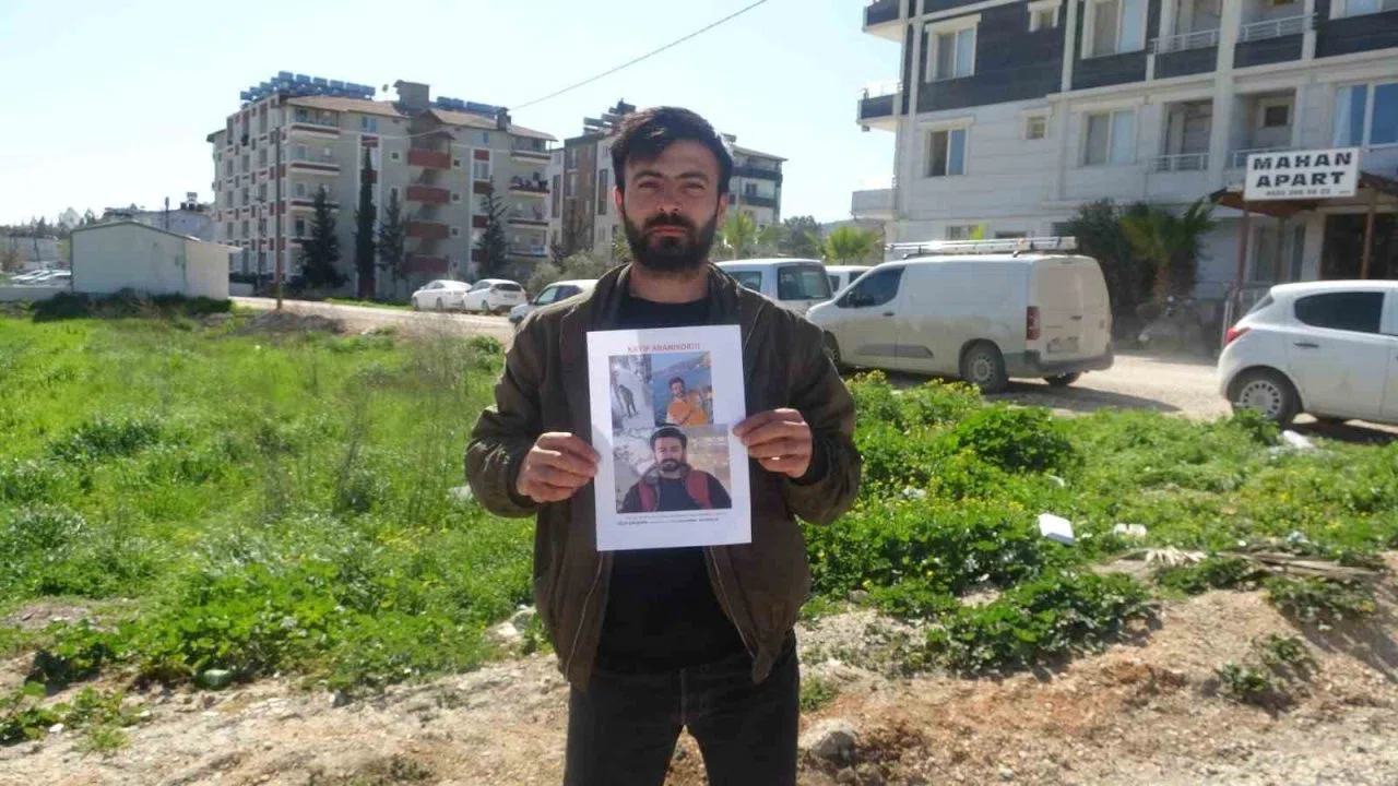 Evin penceresinden kaçarak sırra kadem basan gençten 19 gündür haber alınamıyor