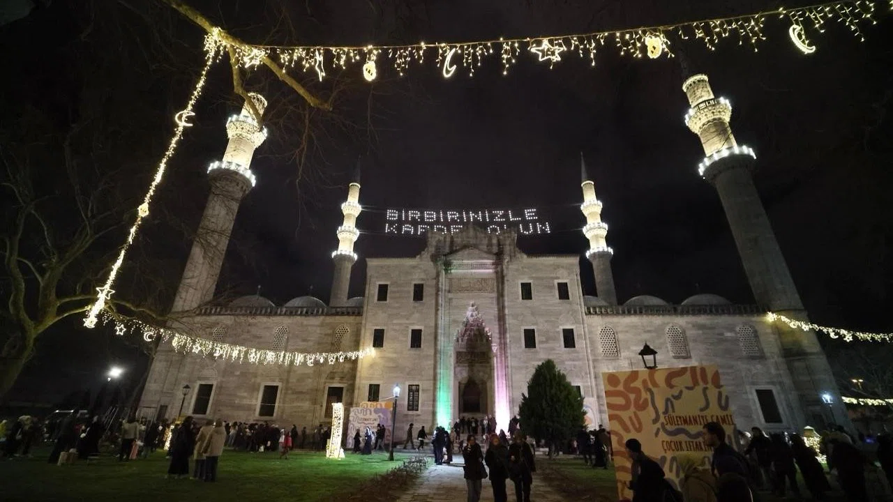 Fatih Belediyesinden anlamlı etkinlik: Çocuklar ve aileler Ramazan ruhunu doyasıya yaşadı