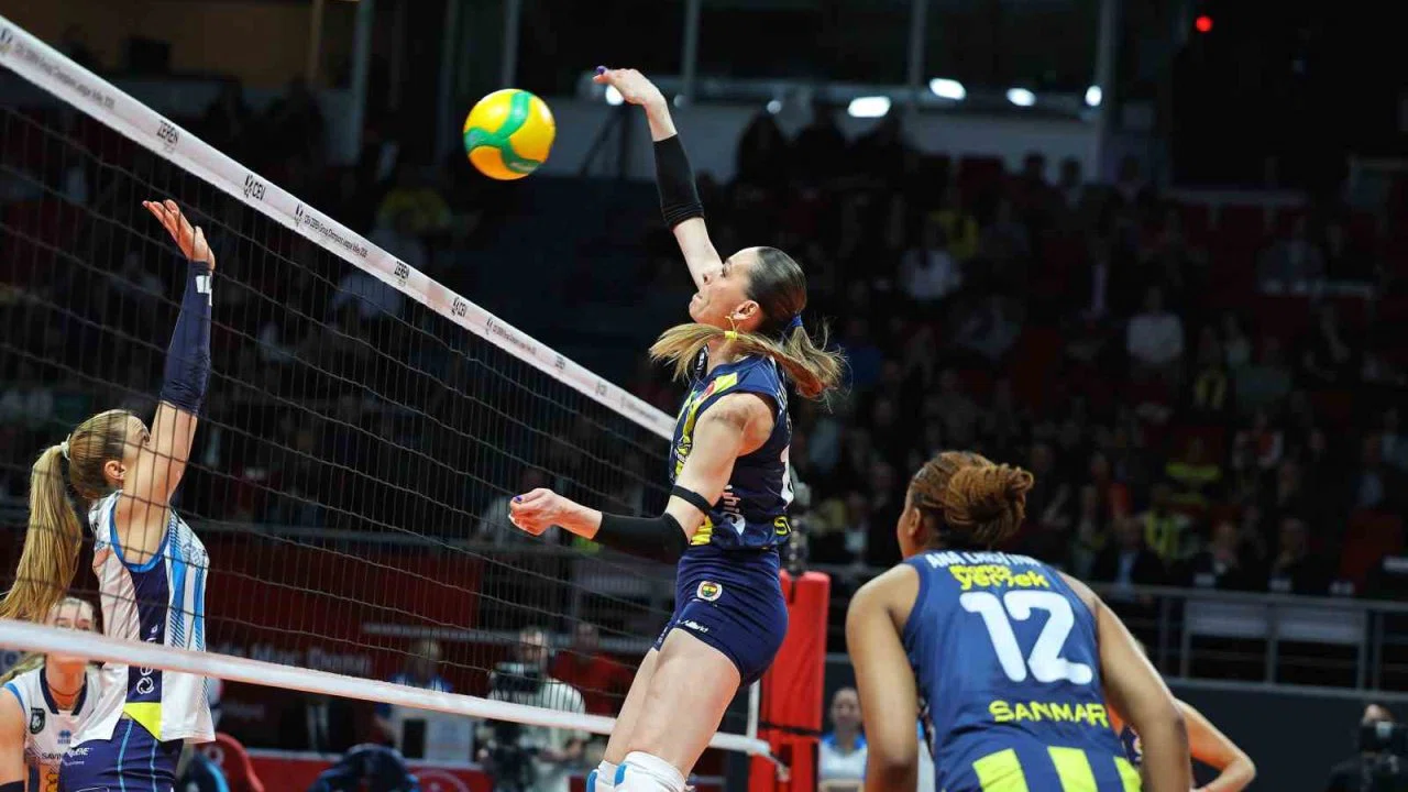 Fenerbahçe, Şampiyonlar Ligi’ne altın setle veda etti