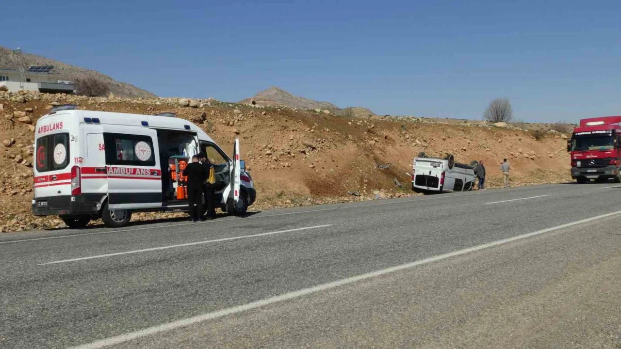 Gercüş’te minibüs takla attı: 1 yaralı