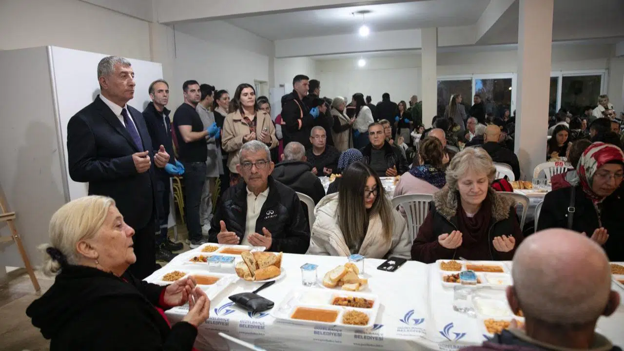 Güzelbahçe’de İftar Sonrası Bayramlaşma Coşkusu