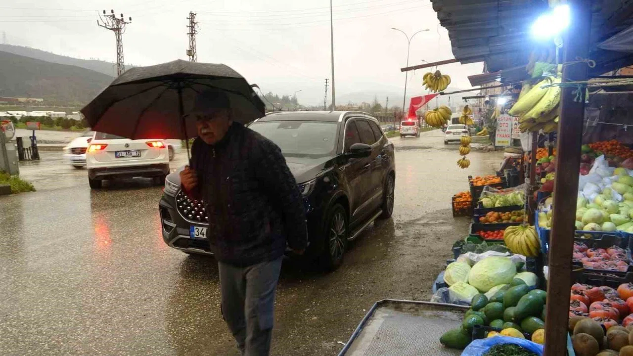 Hatay’da kuvvetli sağanak yağış etkili oluyor
