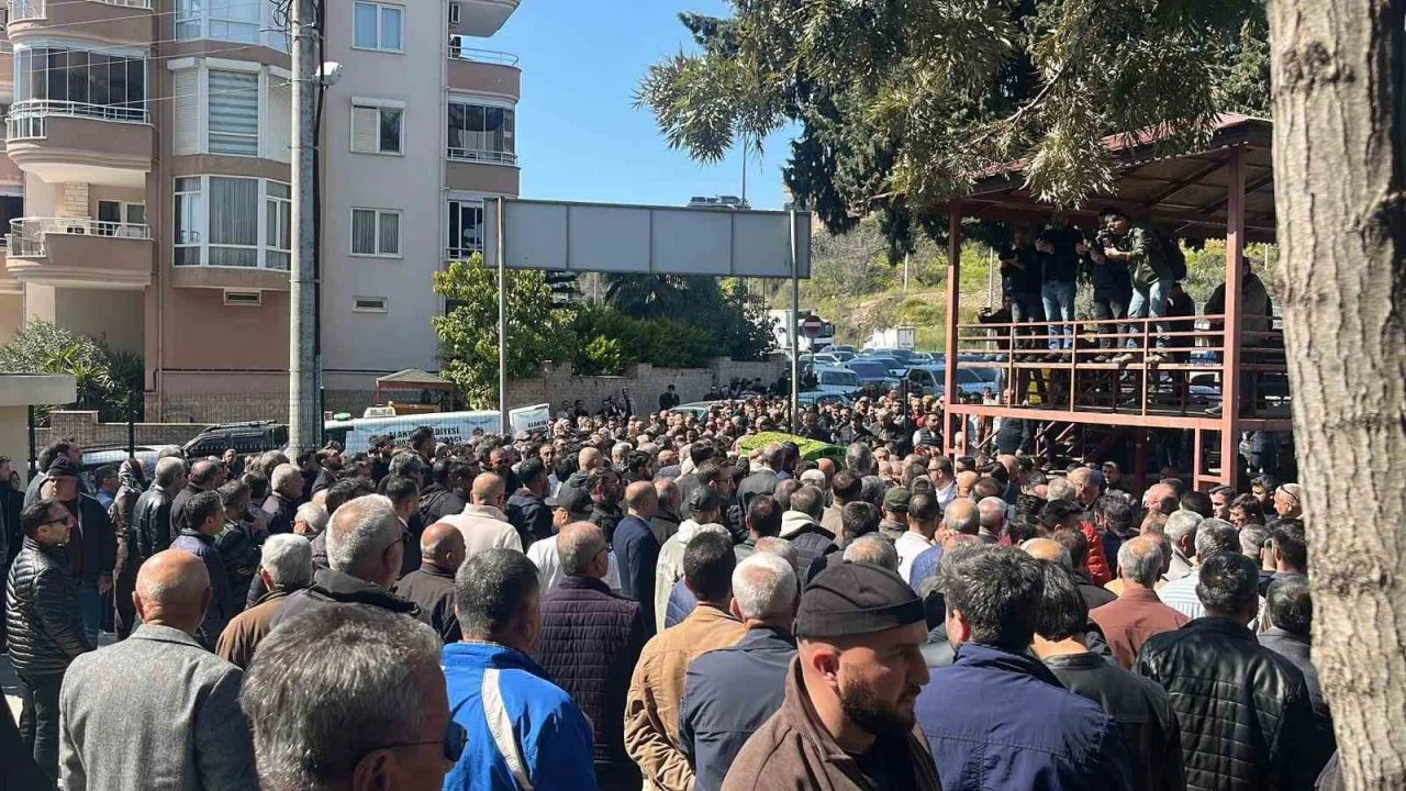 Hayatını kaybeden Zafer Partisi Alanya İlçe Başkanı son yolculuğuna uğurlandı