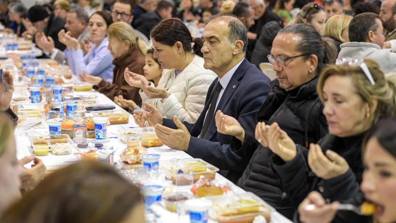 “Hiç kimsenin kendini yalnız hissetmediği bir yaşamı var etmek istiyoruz”